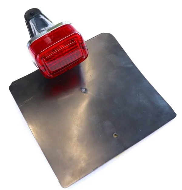yamaha xt500 and tt500 rear tail light unit with rubber mudguard
