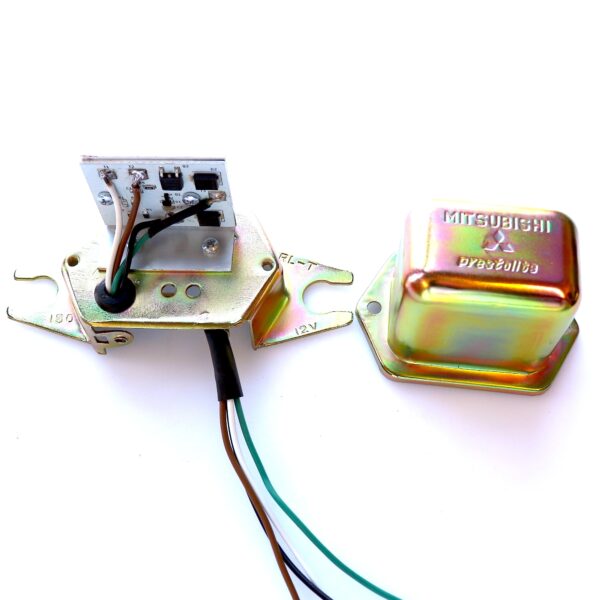 Electronic conversion for Kawasaki H1 500 voltage regaltor 21072-004